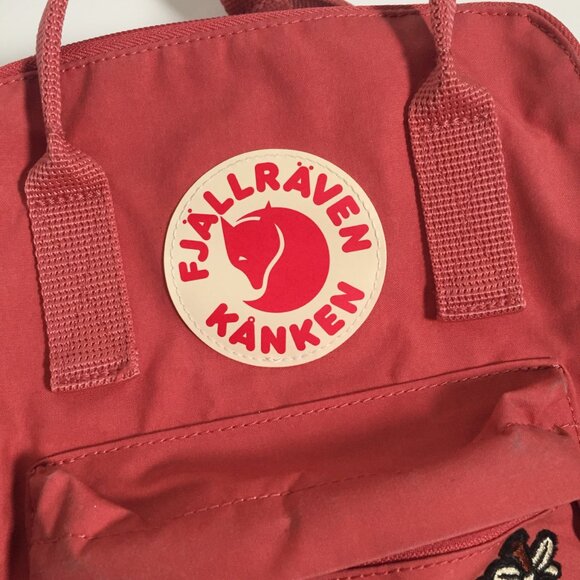 Fjallraven Kanken mini backpack In Dahlia with Poison Apple Patch - Picture 9 of 9